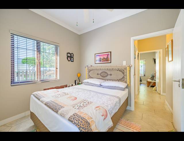 2 BEDROOM APARTMENT FOR SALE IN SHEFFIELD BEACH